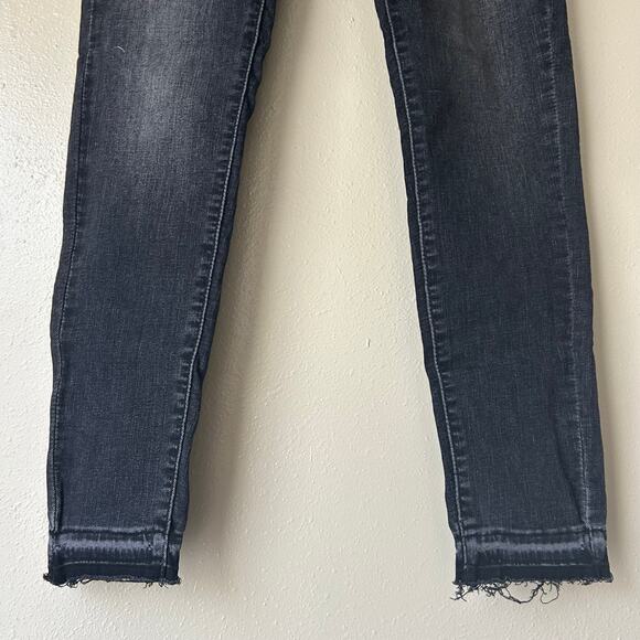 Levi’s Washed Black 720 High Rise Skinny Cropped Jeans Size 4/27 - Picture 5 of 10